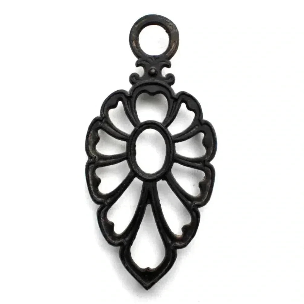 Vintage ORNATE Black Cast Iron Trivet Hot Plate Dew Drop Footed Japan